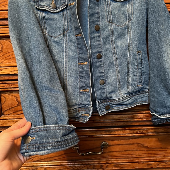 Universal Thread Jean Jacket - Picture 4 of 5